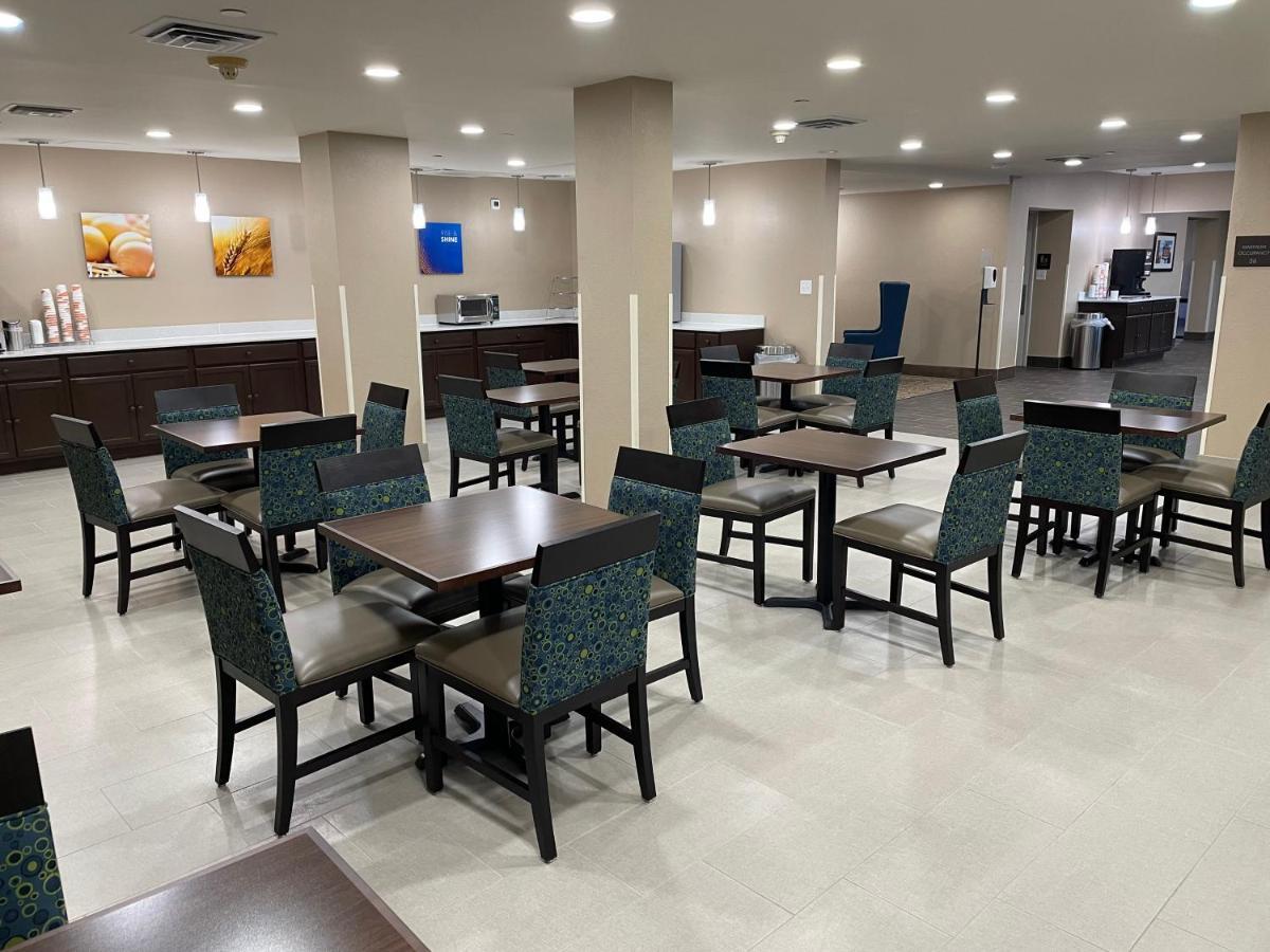 Quality Inn & Suites Spring Lake - Fayetteville Near Fort Bragg ภายนอก รูปภาพ