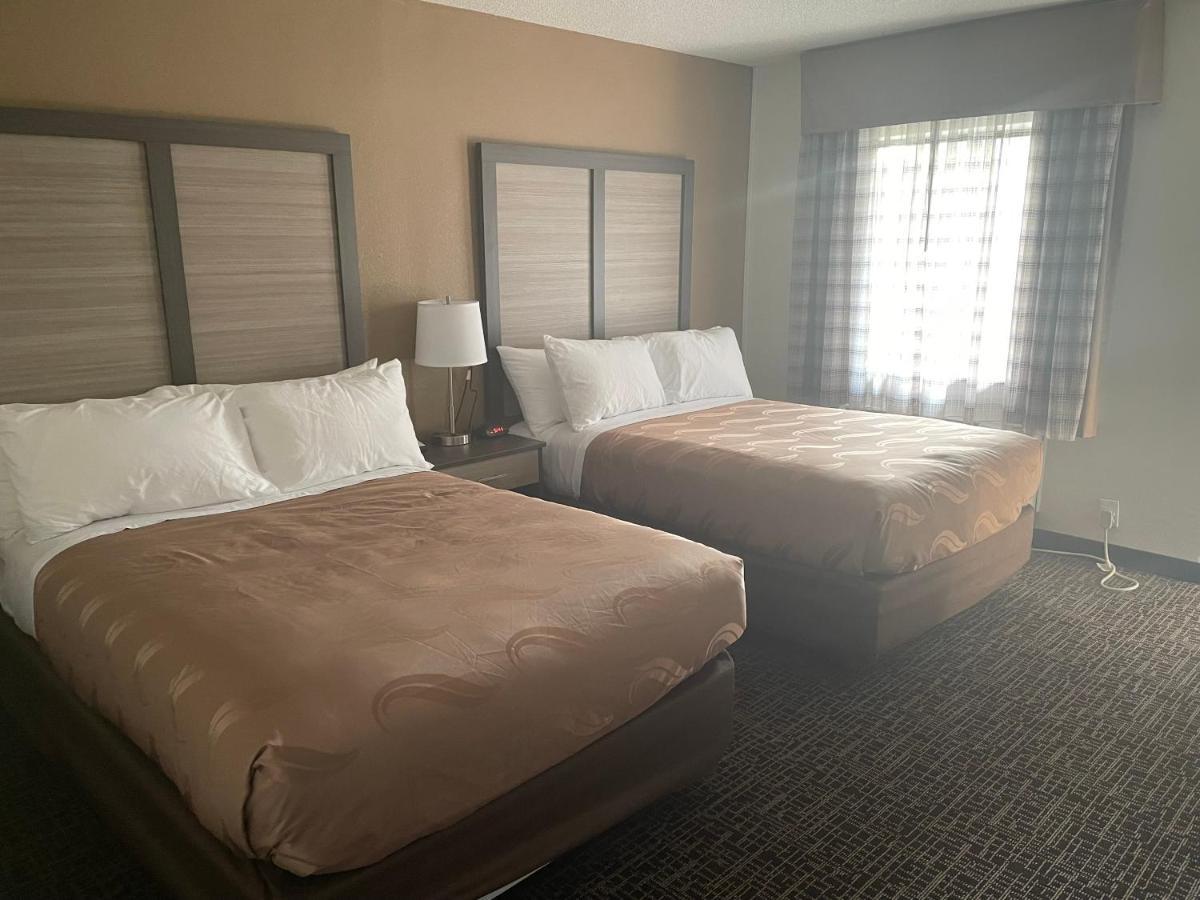 Quality Inn & Suites Spring Lake - Fayetteville Near Fort Bragg ภายนอก รูปภาพ