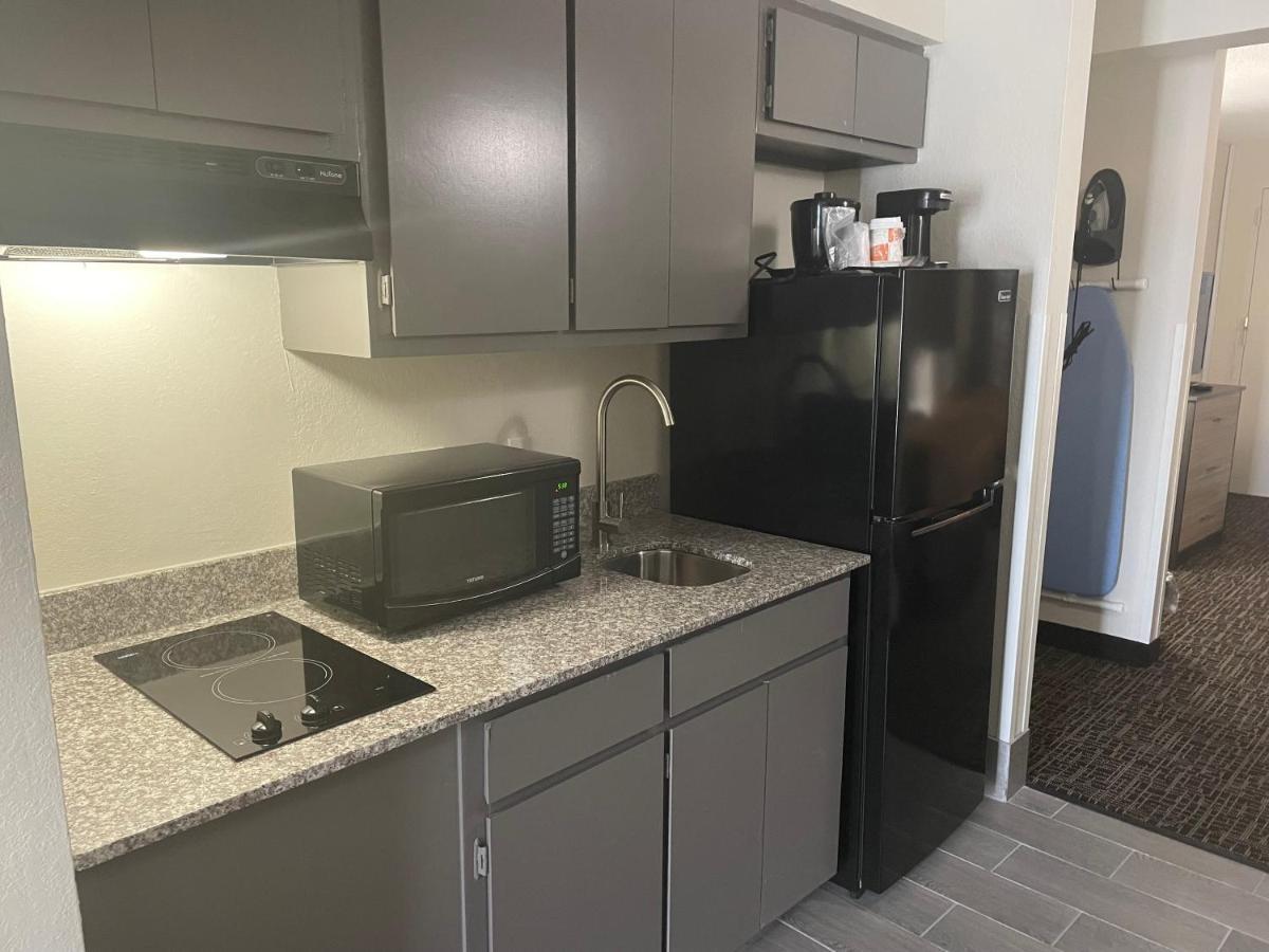 Quality Inn & Suites Spring Lake - Fayetteville Near Fort Bragg ภายนอก รูปภาพ