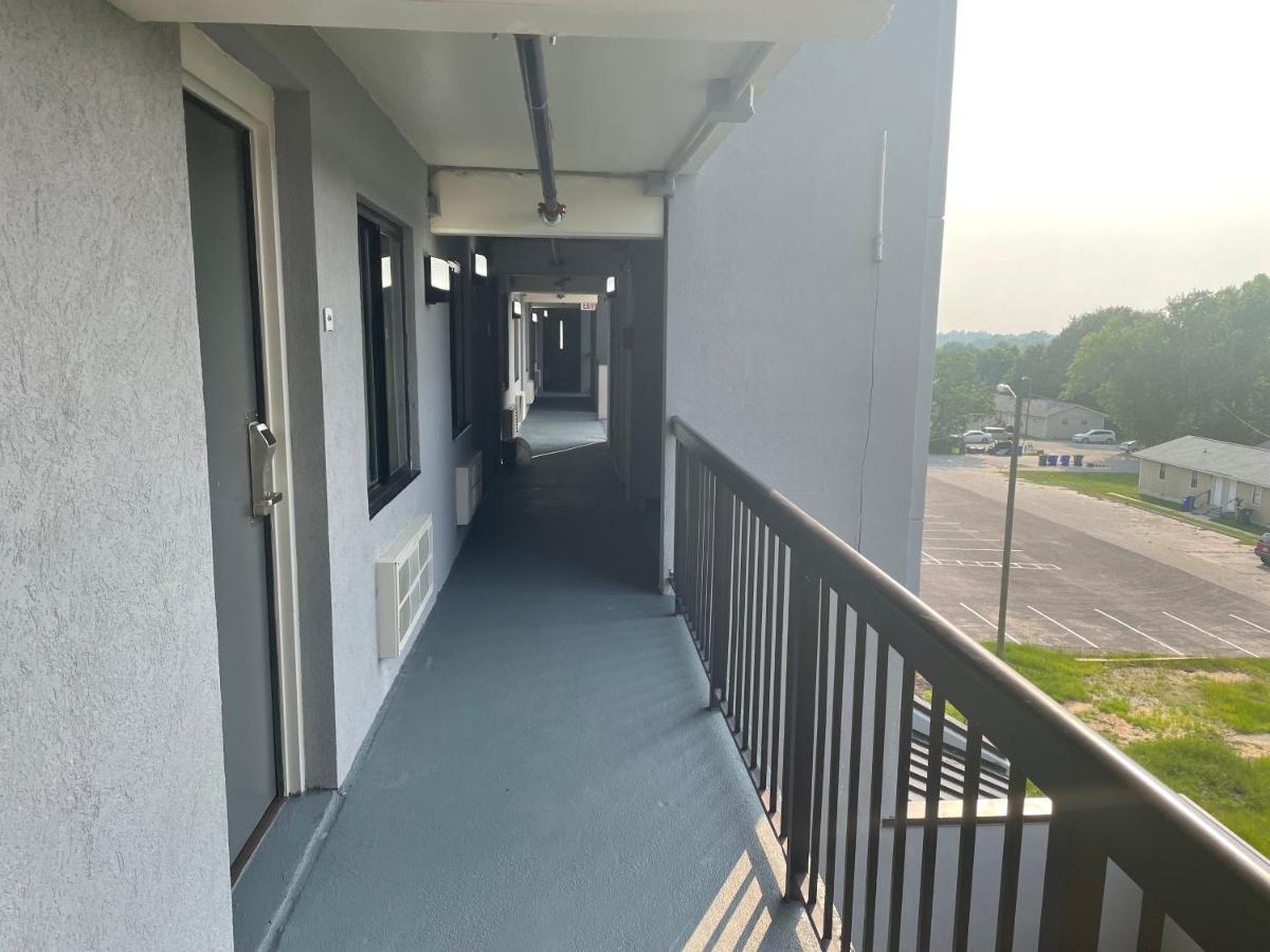 Quality Inn & Suites Spring Lake - Fayetteville Near Fort Bragg ภายนอก รูปภาพ