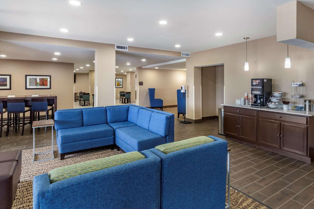 Quality Inn & Suites Spring Lake - Fayetteville Near Fort Bragg ภายนอก รูปภาพ