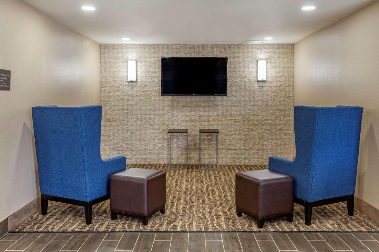 Quality Inn & Suites Spring Lake - Fayetteville Near Fort Bragg ภายนอก รูปภาพ