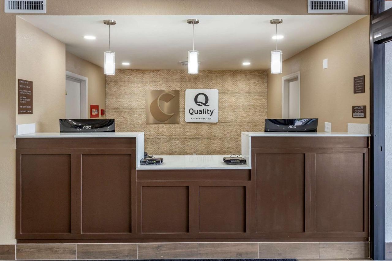 Quality Inn & Suites Spring Lake - Fayetteville Near Fort Bragg ภายนอก รูปภาพ