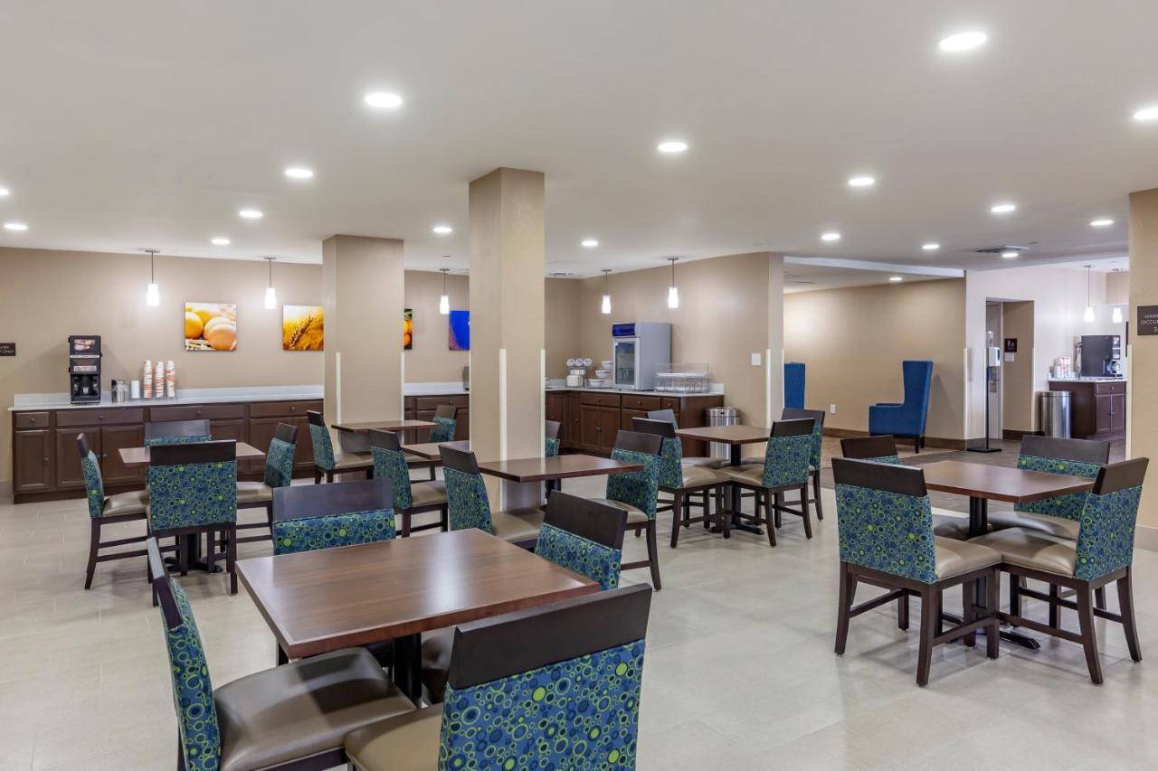 Quality Inn & Suites Spring Lake - Fayetteville Near Fort Bragg ภายนอก รูปภาพ