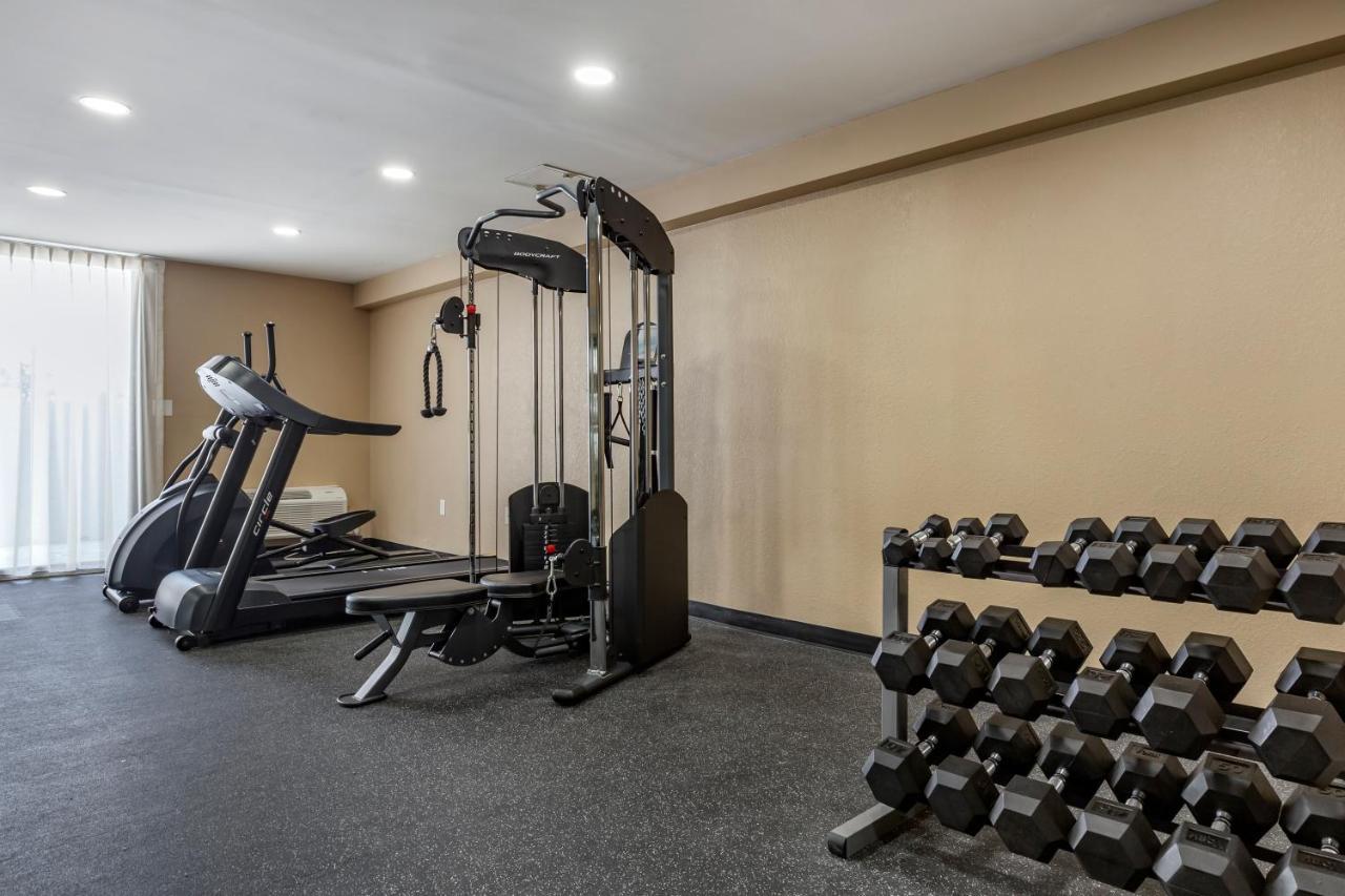 Quality Inn & Suites Spring Lake - Fayetteville Near Fort Bragg ภายนอก รูปภาพ