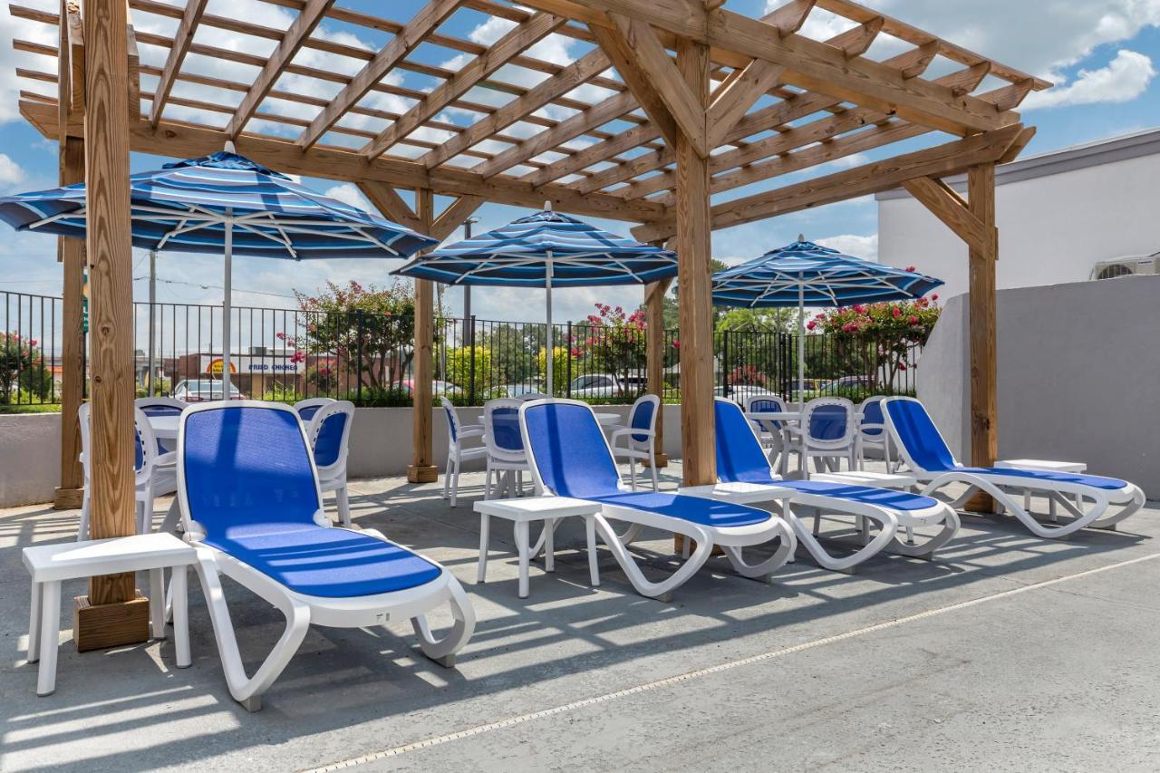 Quality Inn & Suites Spring Lake - Fayetteville Near Fort Bragg ภายนอก รูปภาพ